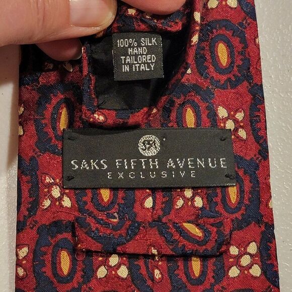 Saks Fifth Avenue Exclusive 100% Silk Neck Tie Floral Red 57X4 Geometric - Picture 6 of 7